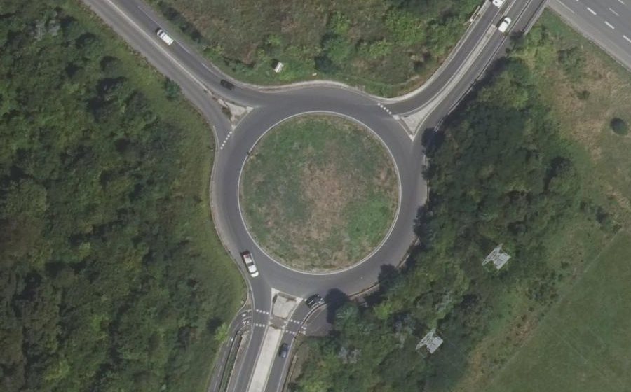 Vue aérienne du Rond-point anonyme n°60821923