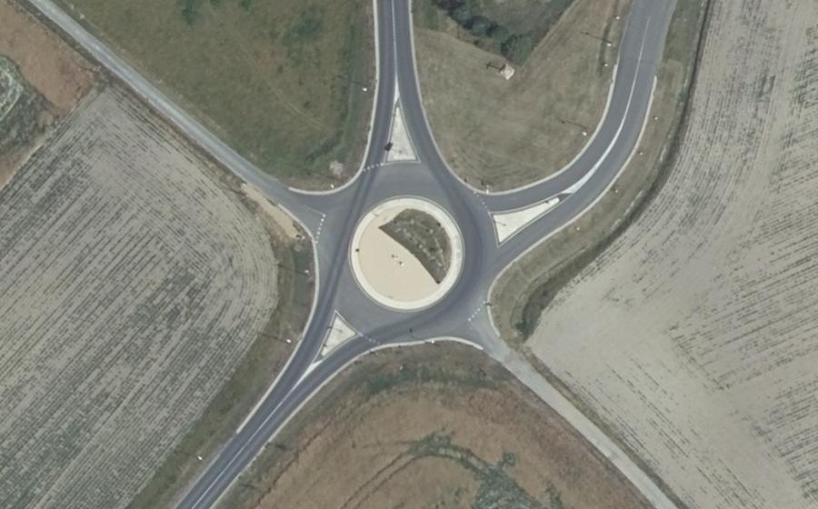 Vue aérienne du Rond-point anonyme n°60921566