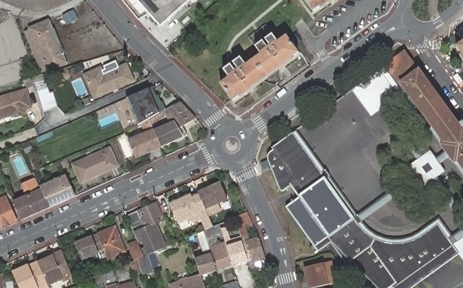 Vue aérienne du Rond-point anonyme n°609257841