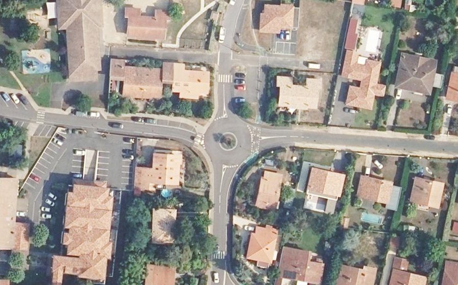 Vue aérienne du Rond-point anonyme n°609452834