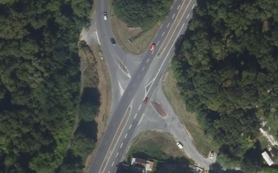Vue aérienne du Rond-point anonyme n°609551408