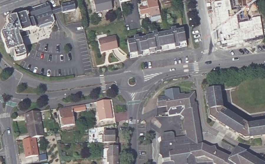 Vue aérienne du Rond-point anonyme n°609736947