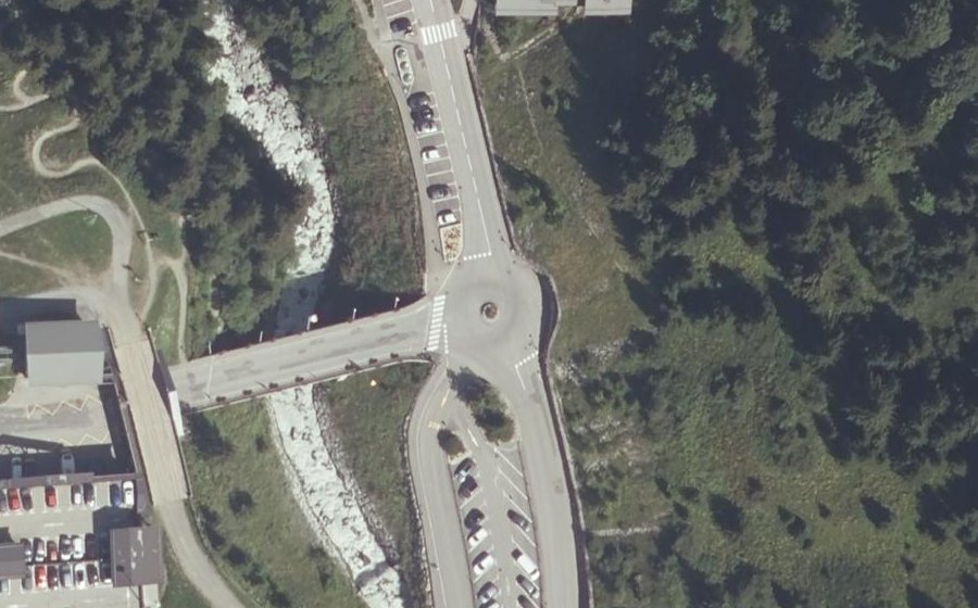 Vue aérienne du Rond-point anonyme n°609755019