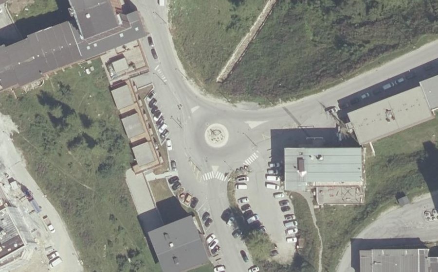 Vue aérienne du Rond-point anonyme n°610009823
