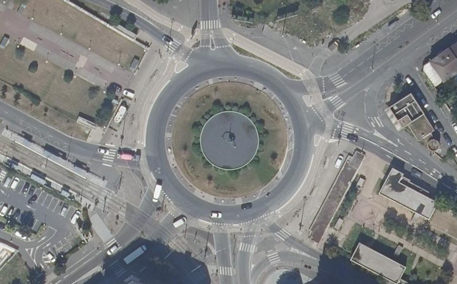 Vue aérienne de la Place de l'Escadrille Normandie-Niémen