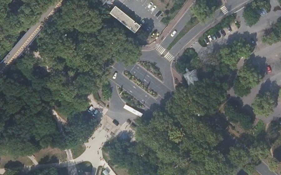Vue aérienne du Rond-point anonyme n°611974700