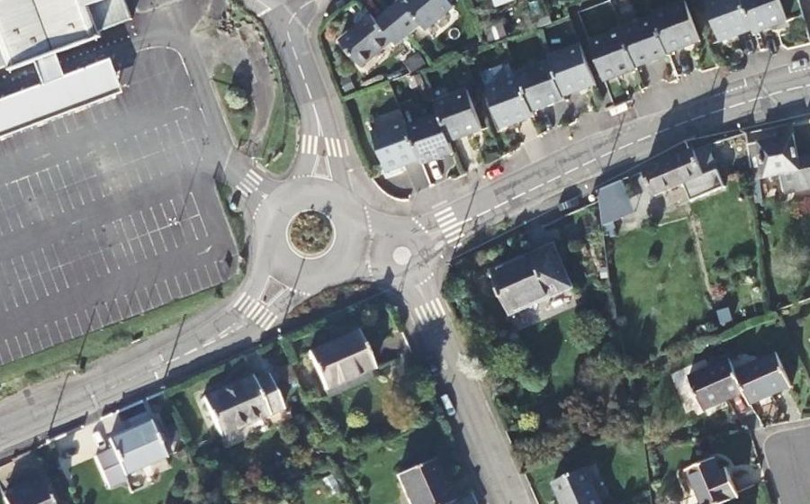 Vue aérienne du Rond-point anonyme n°612024050
