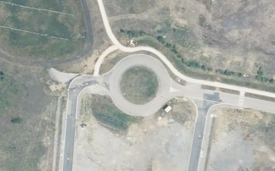 Vue aérienne du Rond-point anonyme n°612053460