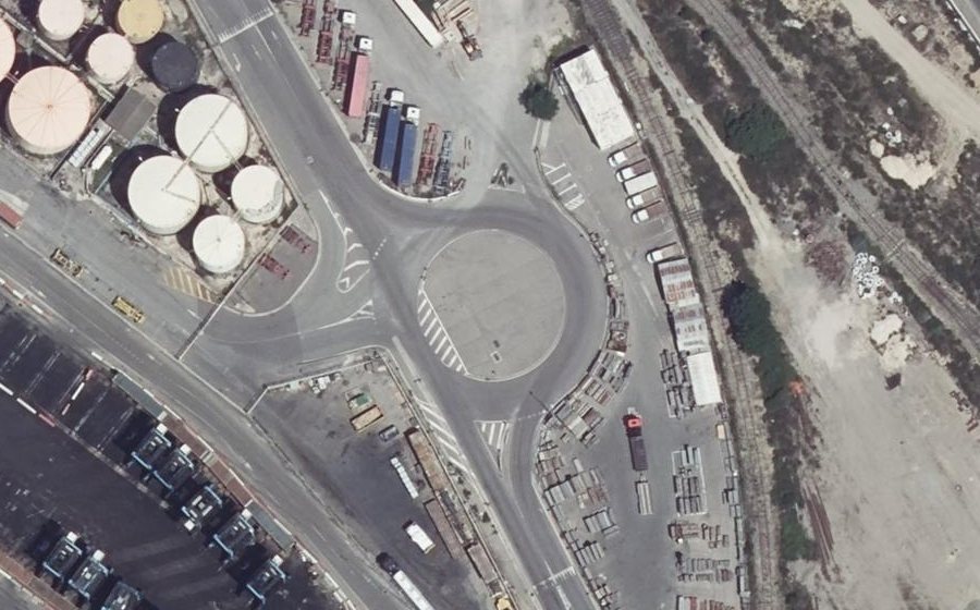 Vue aérienne du Rond-point anonyme n°612709656