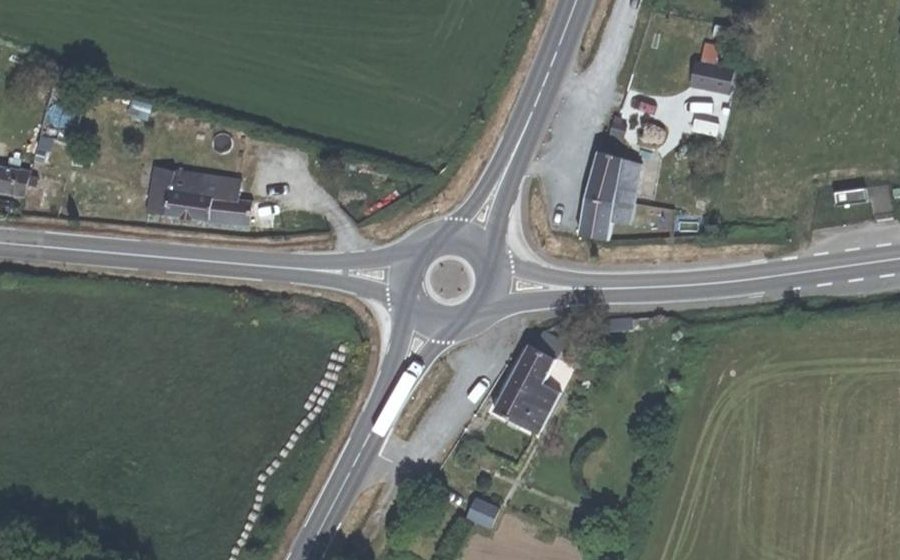 Vue aérienne du Rond-point anonyme n°613117483