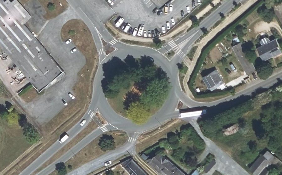 Vue aérienne du Rond-point anonyme n°6131846