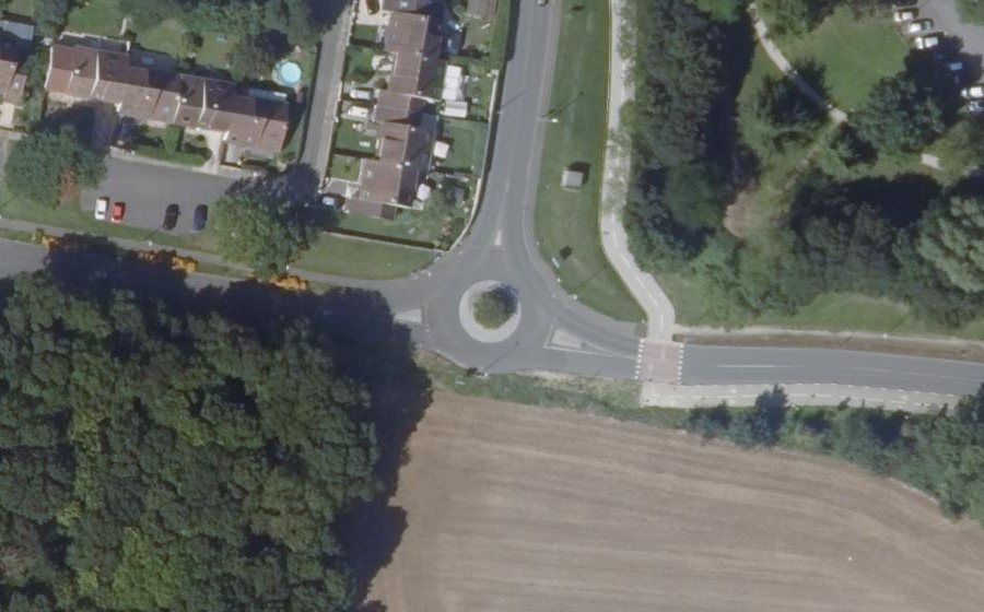 Vue aérienne du Rond-point anonyme n°613446810