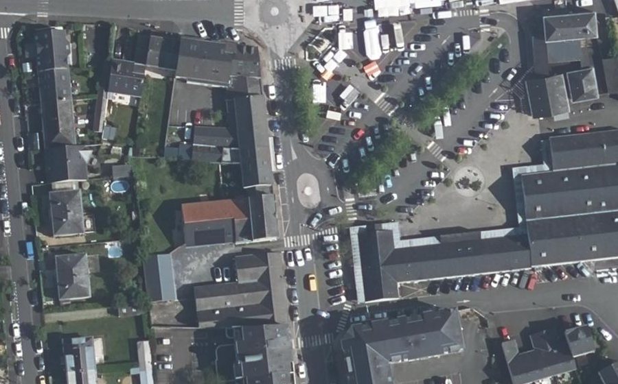 Vue aérienne du Rond-point anonyme n°613748135