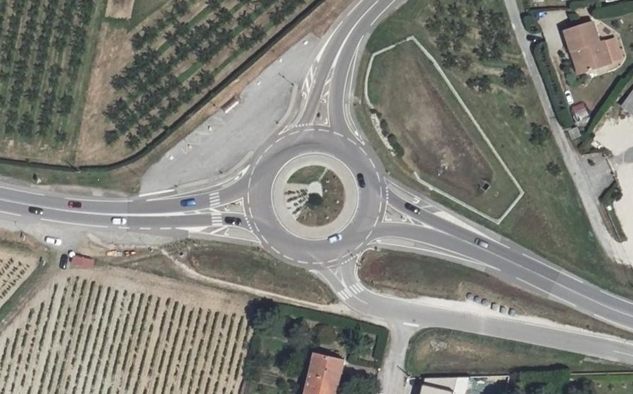 Vue aérienne du Rond-point anonyme n°6142764
