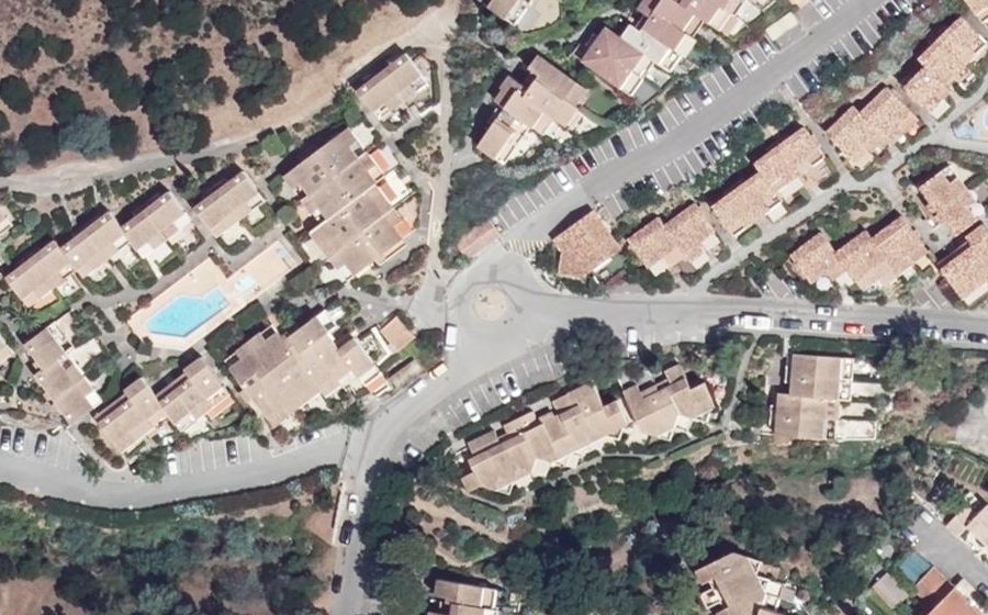Vue aérienne du Rond-point anonyme n°615021276