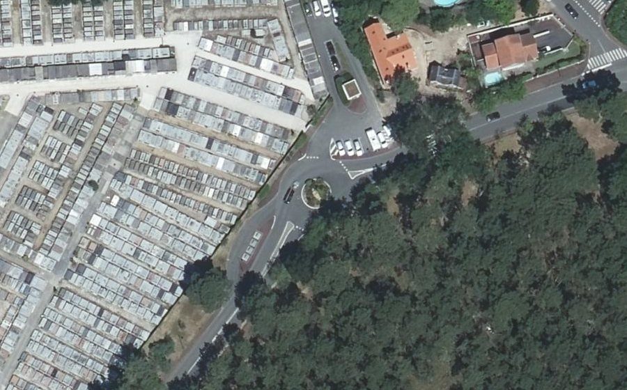 Vue aérienne du Rond-point anonyme n°615279384