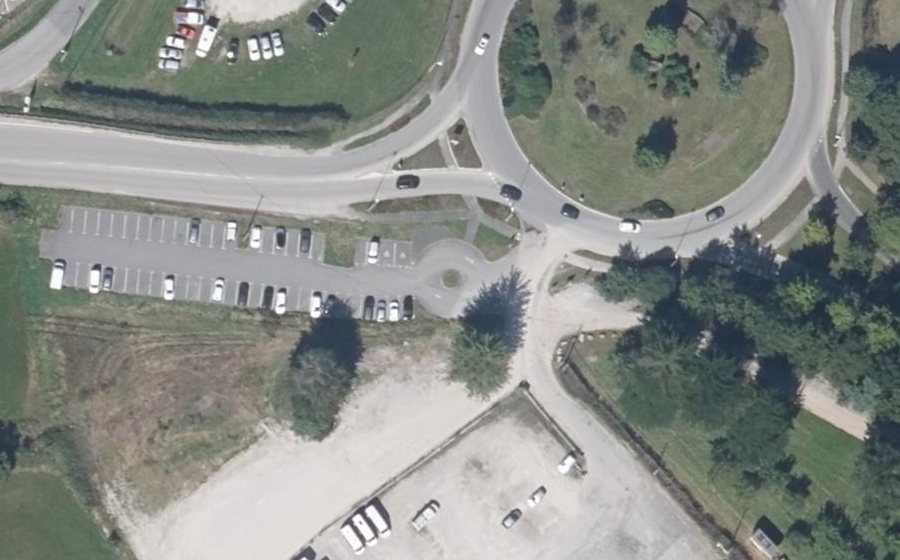 Vue aérienne du Rond-point anonyme n°615600996