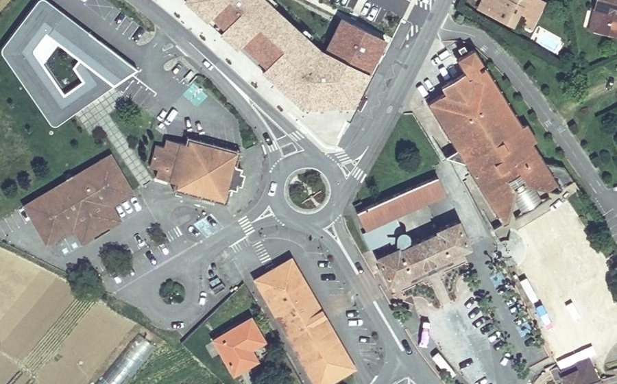 Vue aérienne du Rond-point anonyme n°616124500