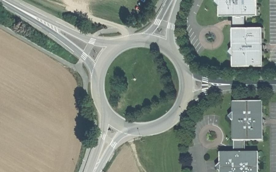 Vue aérienne du Rond-point anonyme n°6172908