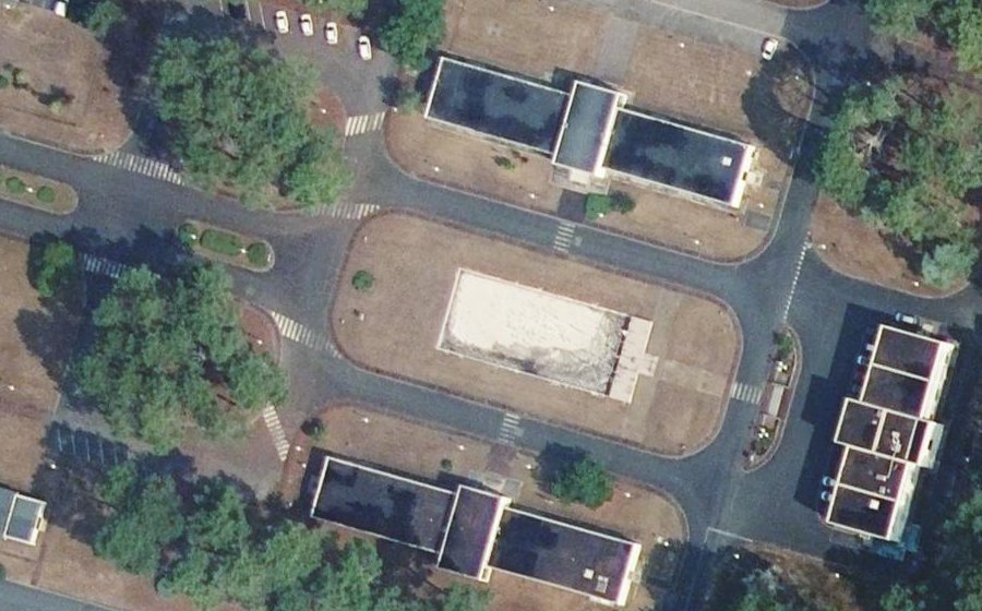 Vue aérienne du Rond-point anonyme n°617981187