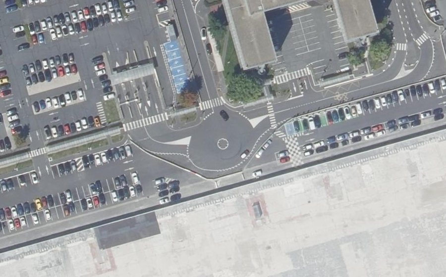 Vue aérienne du Rond-point anonyme n°618011249