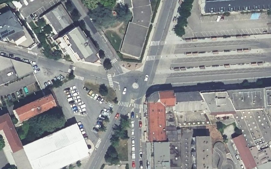 Vue aérienne du Rond-point anonyme n°618544830