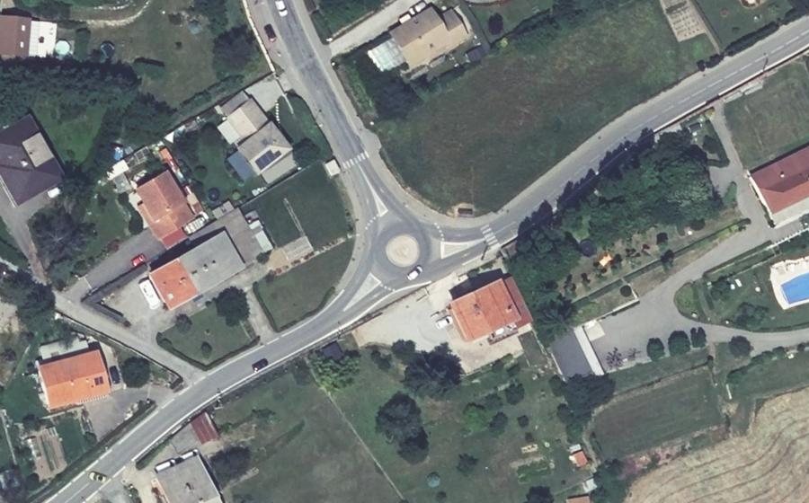 Vue aérienne du Rond-point anonyme n°618576955