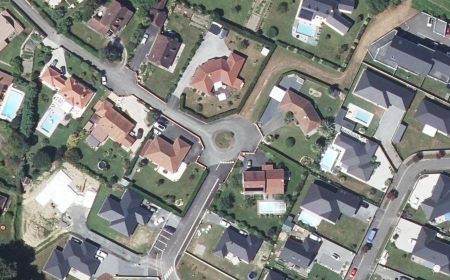 Vue aérienne du Rond-point anonyme n°61920461