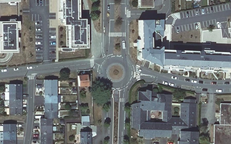 Vue aérienne du Rond-point anonyme n°6194365