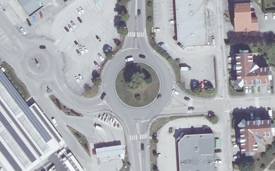 Vue aérienne du Rond-point anonyme n°620068973