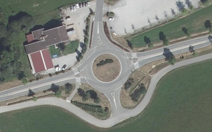 Vue aérienne du Rond-point anonyme n°620069010