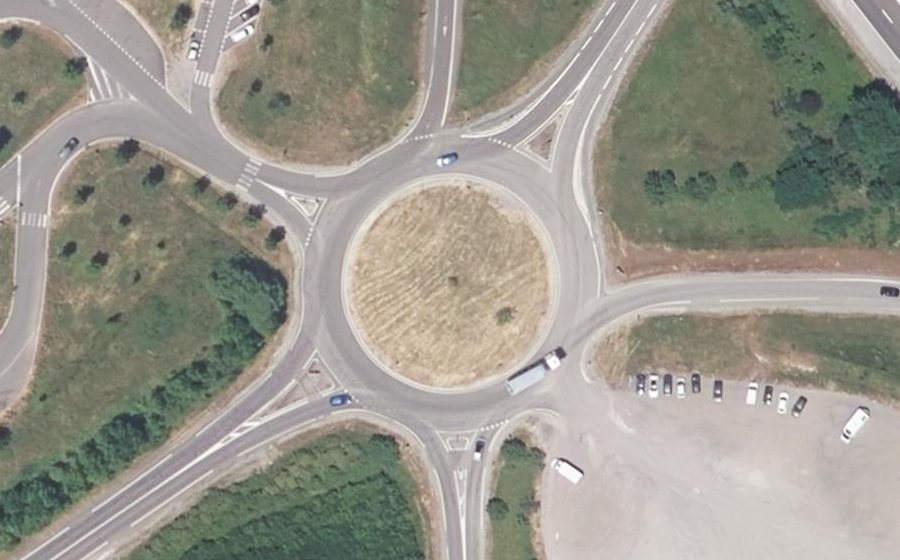 Vue aérienne du Rond-point anonyme n°62013680