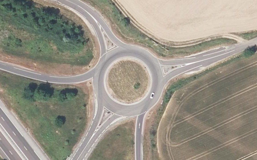 Vue aérienne du Rond-point anonyme n°62013686