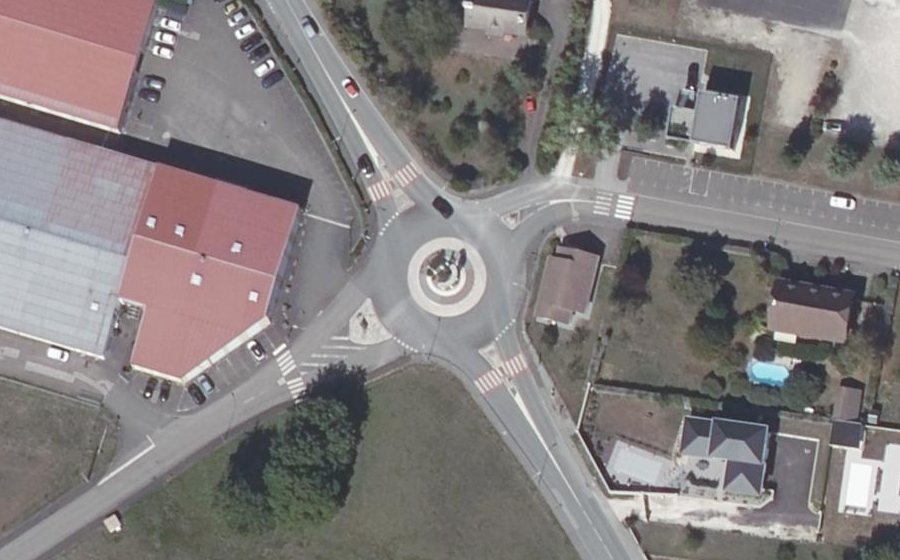 Vue aérienne du Rond-point anonyme n°620260701