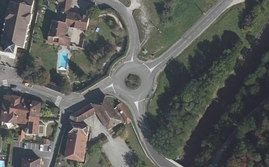 Vue aérienne du Rond-point anonyme n°620260703