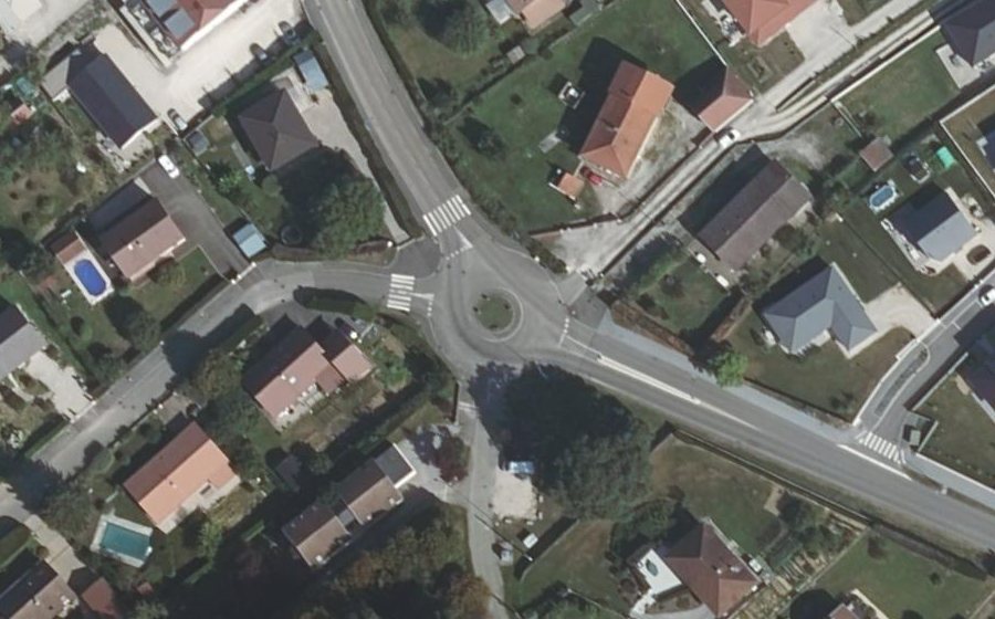 Vue aérienne du Rond-point anonyme n°620260712