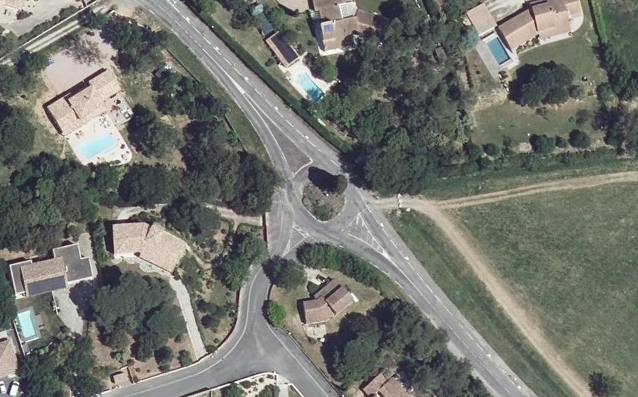 Vue aérienne du Rond-point anonyme n°62065656