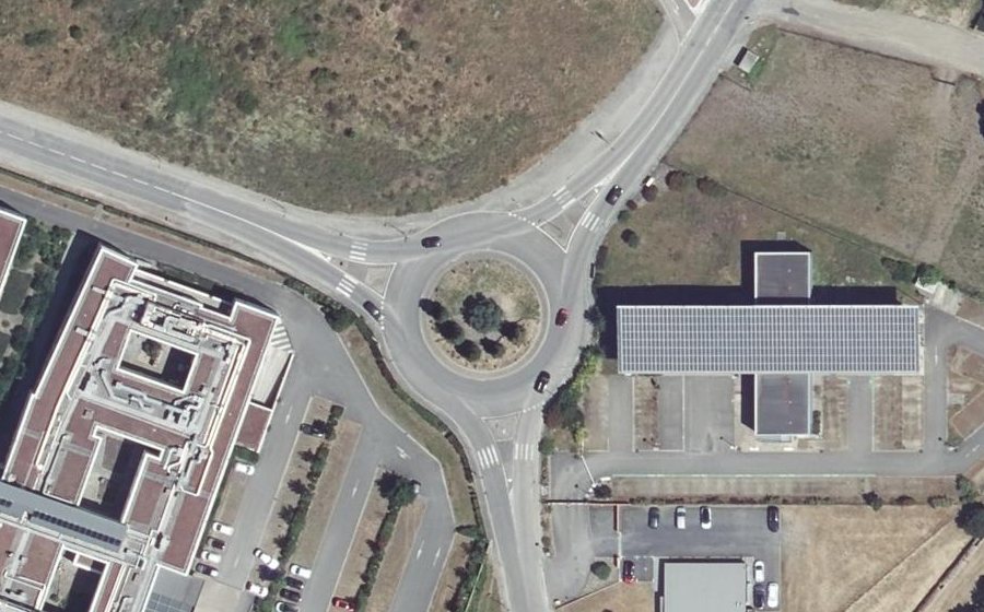 Vue aérienne du Rond-point anonyme n°62117411