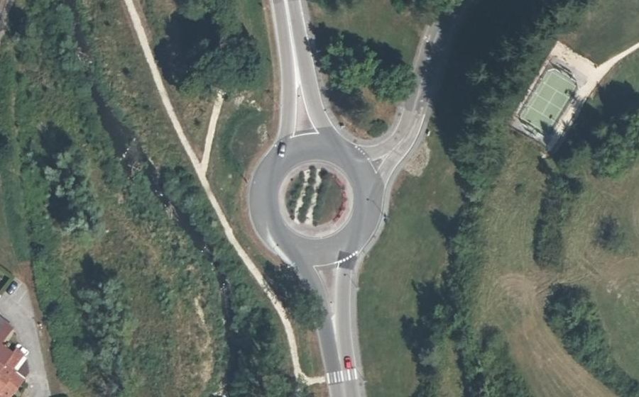 Vue aérienne du Rond-point anonyme n°62160856