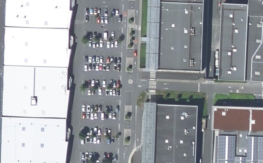 Vue aérienne du Rond-point anonyme n°621992228