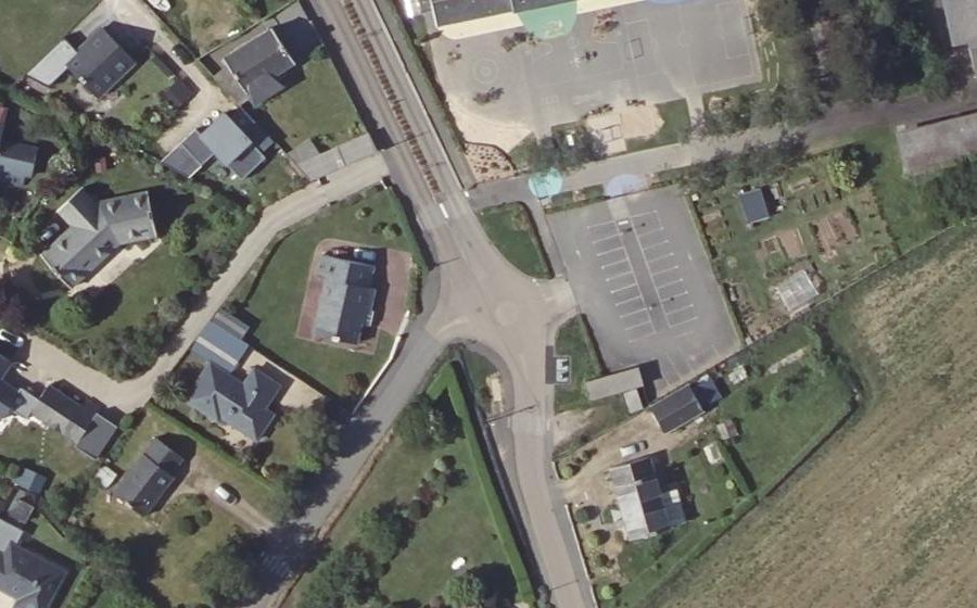 Vue aérienne du Rond-point anonyme n°622009963