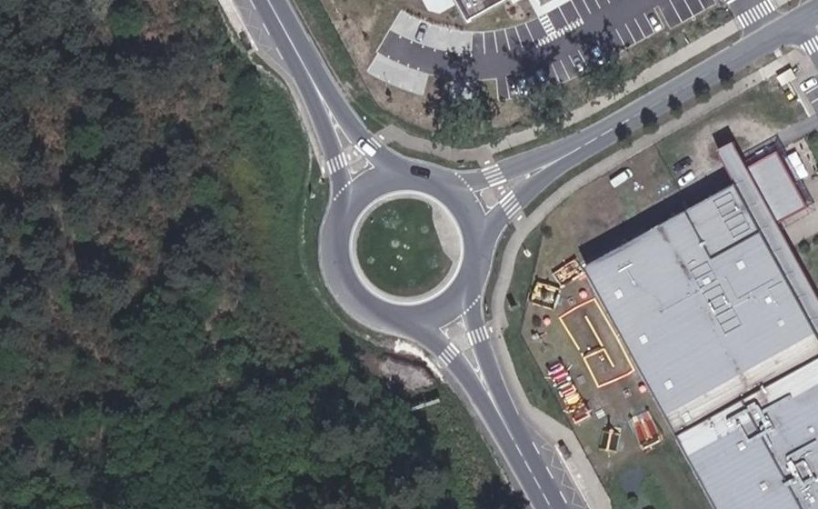 Vue aérienne du Rond-point anonyme n°622013046