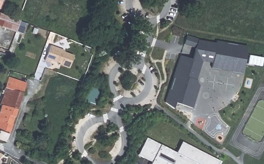 Vue aérienne du Rond-point anonyme n°622019525