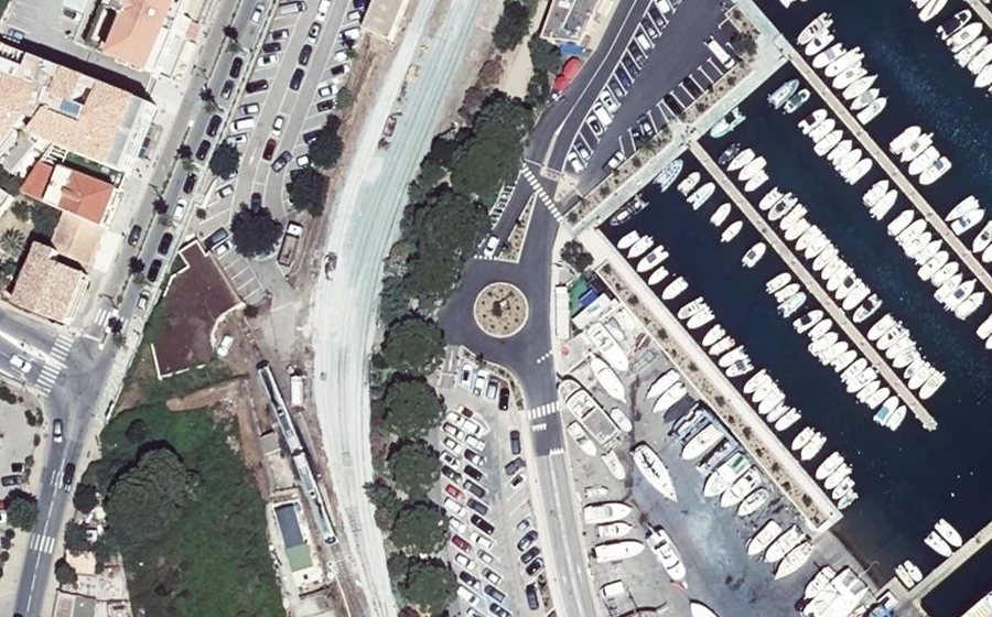 Vue aérienne du Rond-point anonyme n°622063898