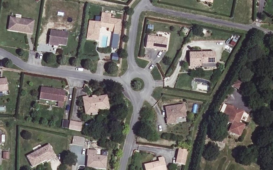 Vue aérienne du Rond-point anonyme n°62226409