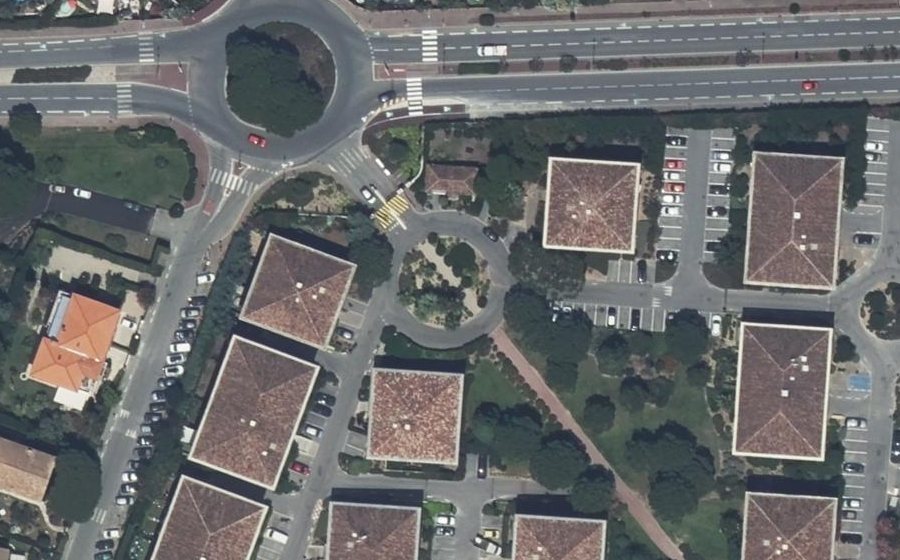 Vue aérienne du Rond-point anonyme n°622344431