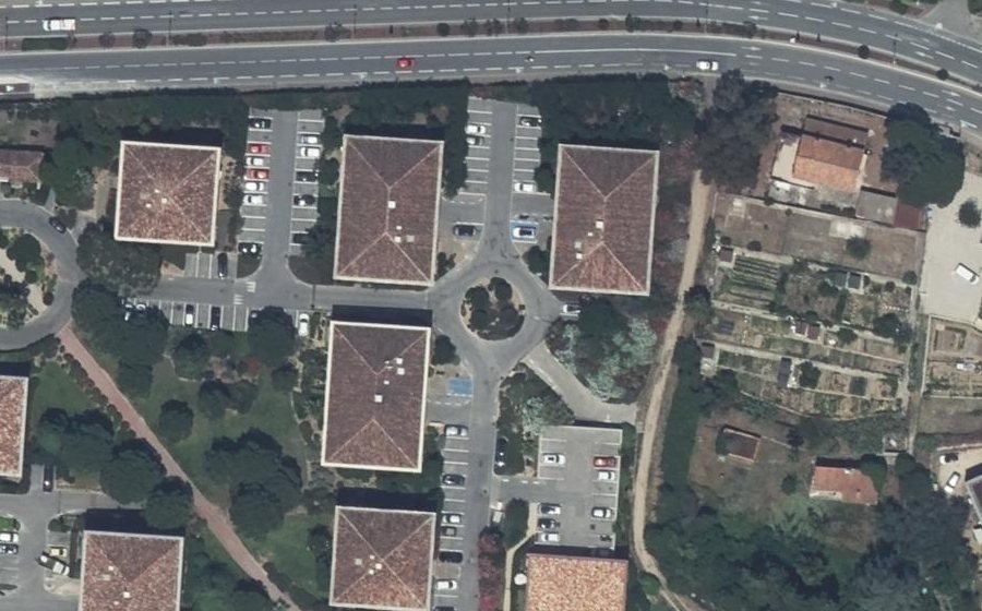 Vue aérienne du Rond-point anonyme n°622344434