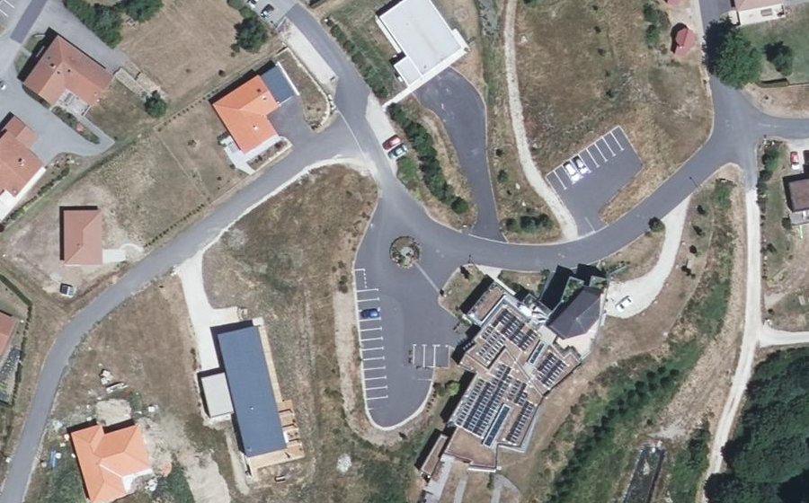 Vue aérienne du Rond-point anonyme n°622461519