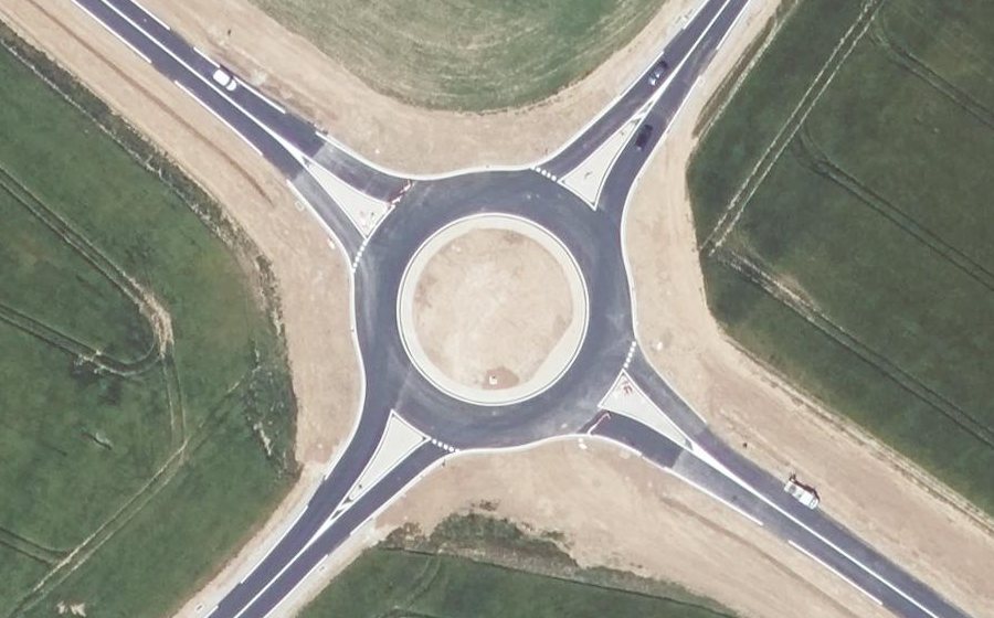 Vue aérienne du Rond-point anonyme n°622495399