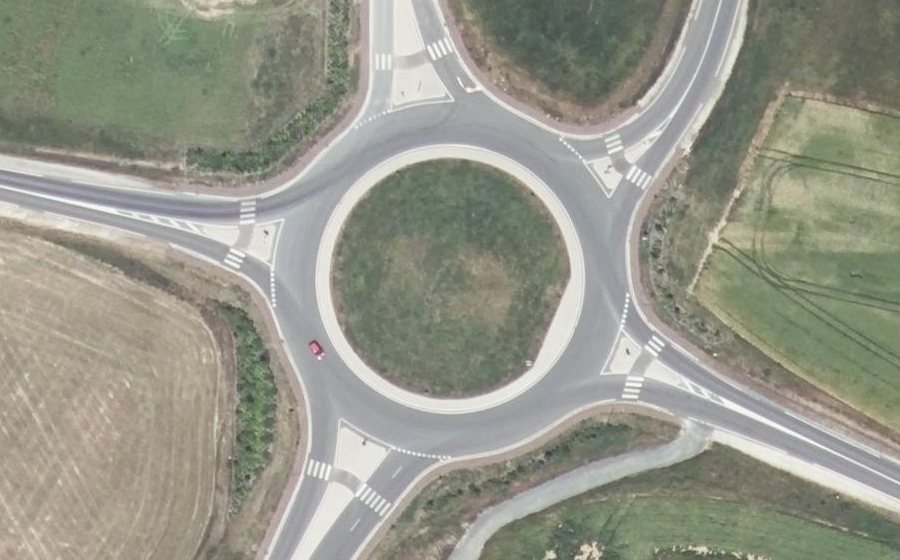 Vue aérienne du Rond-point anonyme n°622495402